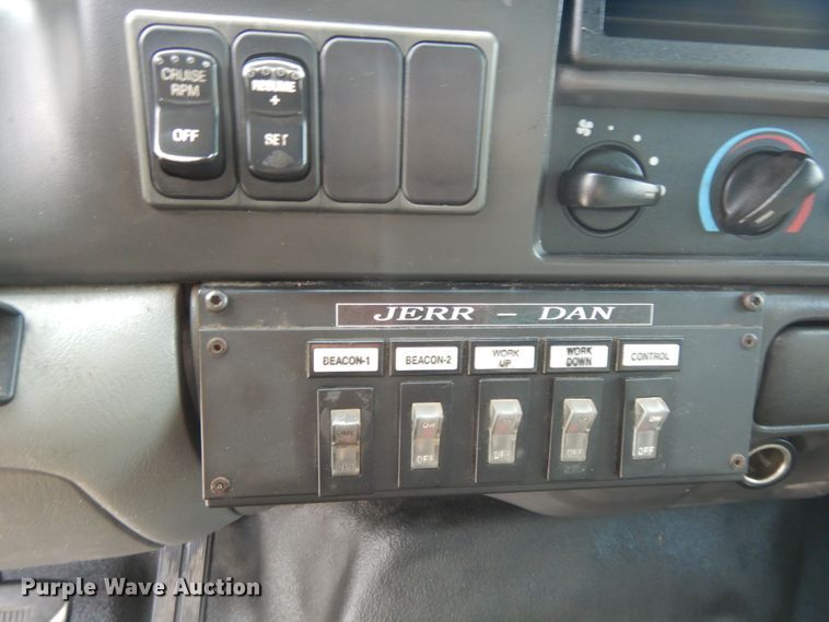 image for item DI7718 2006 Ford F650 Super Duty  rollback truck