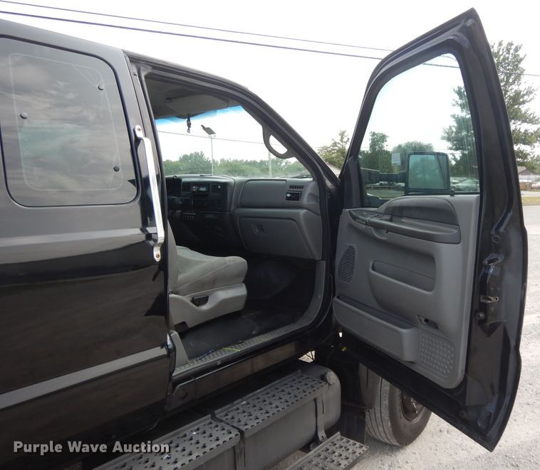 image for item DI7718 2006 Ford F650 Super Duty  rollback truck