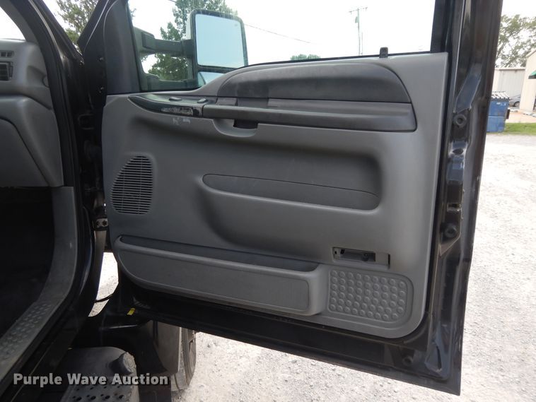 image for item DI7718 2006 Ford F650 Super Duty  rollback truck