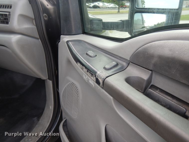 image for item DI7718 2006 Ford F650 Super Duty  rollback truck