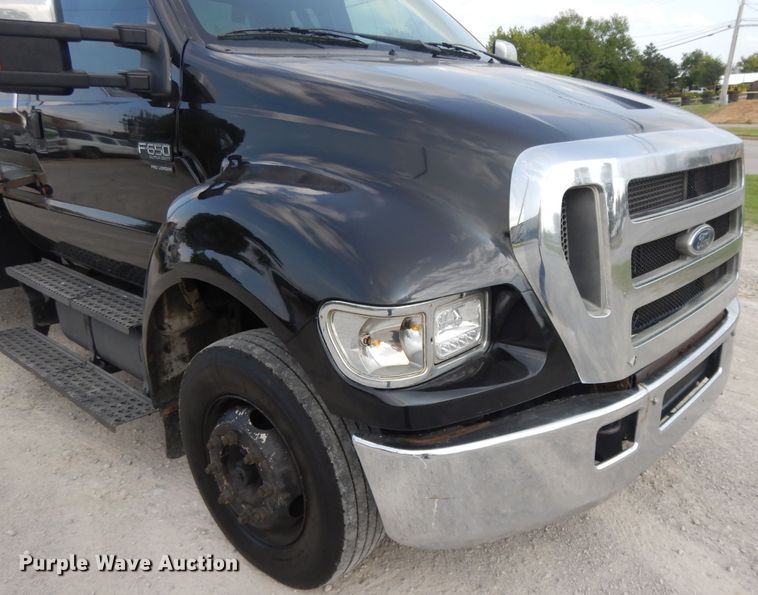 image for item DI7718 2006 Ford F650 Super Duty  rollback truck