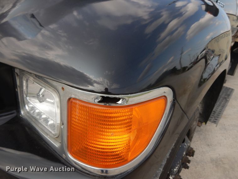 image for item DI7718 2006 Ford F650 Super Duty  rollback truck