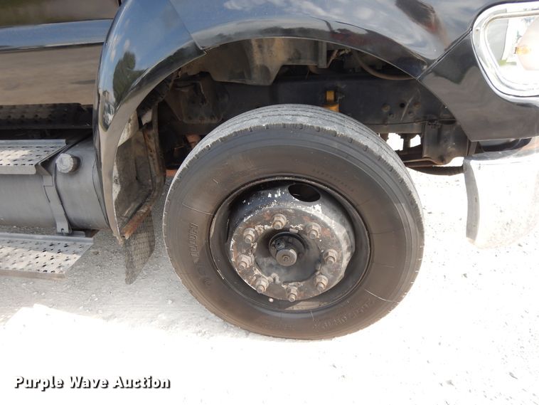 image for item DI7718 2006 Ford F650 Super Duty  rollback truck