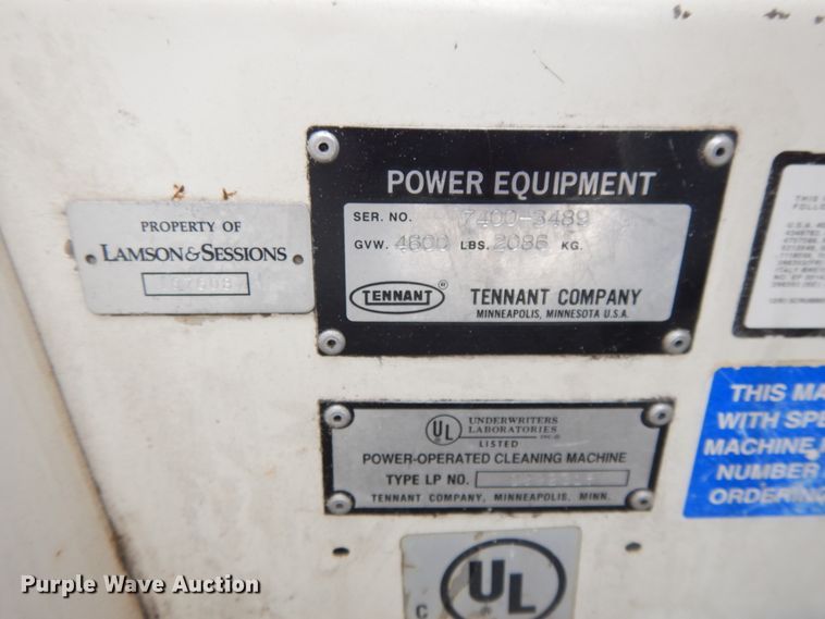 image for item DI7728 Tennant 7400 floor scrubber