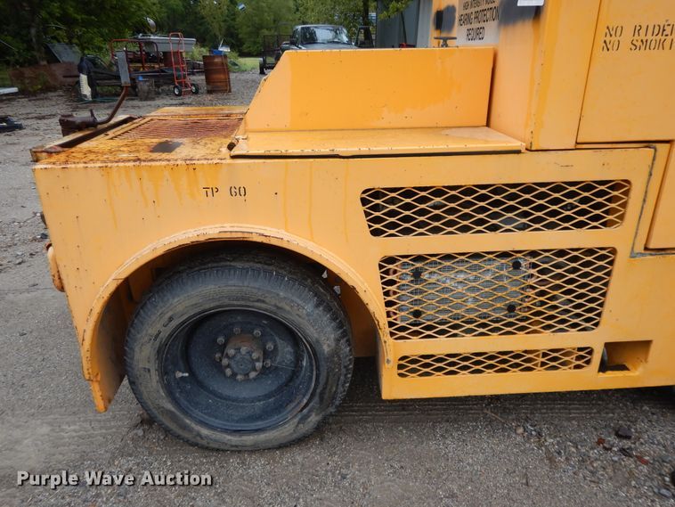 image for item DI7731 1999 Eagle TN4 tug