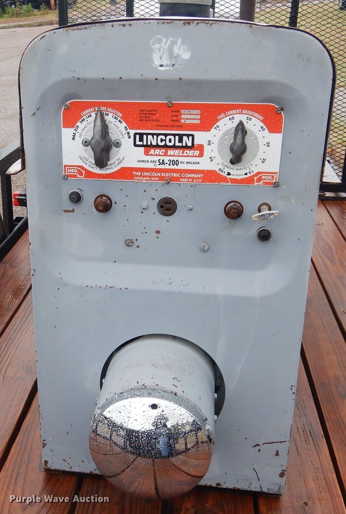 image for item DJ1058 1969 Lincoln Redface SA200 welder