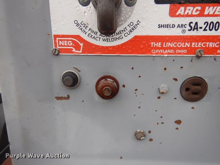 image for item DJ1058 1969 Lincoln Redface SA200 welder