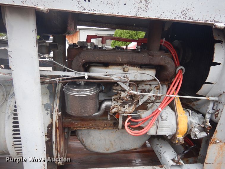 image for item DJ1058 1969 Lincoln Redface SA200 welder