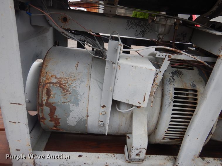 image for item DJ1058 1969 Lincoln Redface SA200 welder