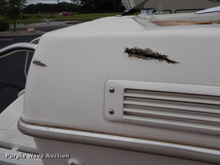 image for item DJ4486 1999 Bayliner Capri  boat