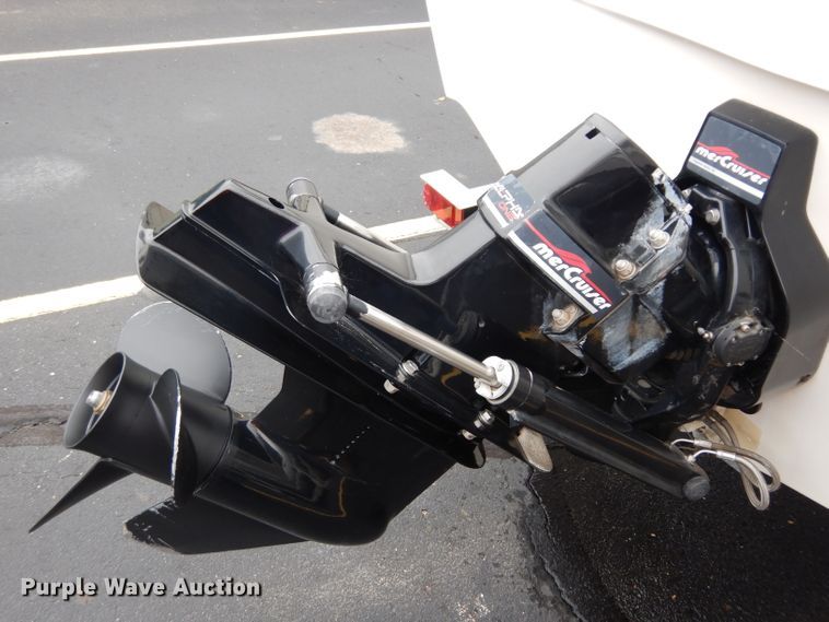 image for item DJ4486 1999 Bayliner Capri  boat