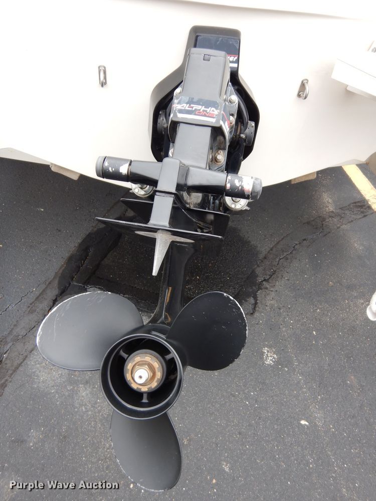 image for item DJ4486 1999 Bayliner Capri  boat