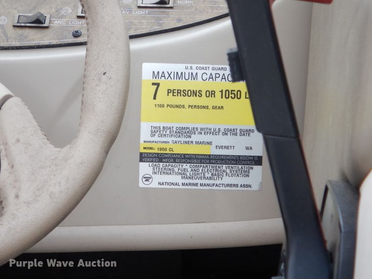 image for item DJ4486 1999 Bayliner Capri  boat