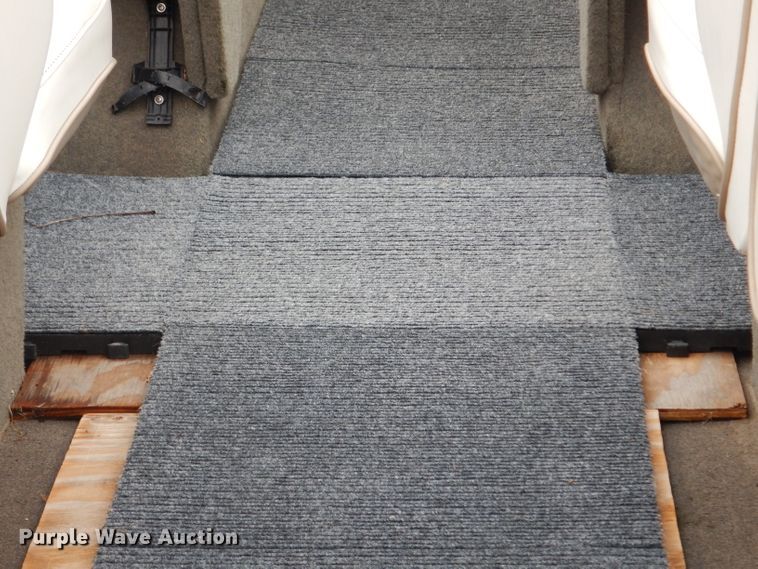 image for item DJ4486 1999 Bayliner Capri  boat