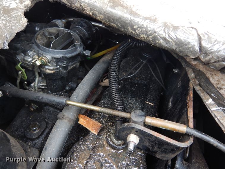 image for item DJ4486 1999 Bayliner Capri  boat