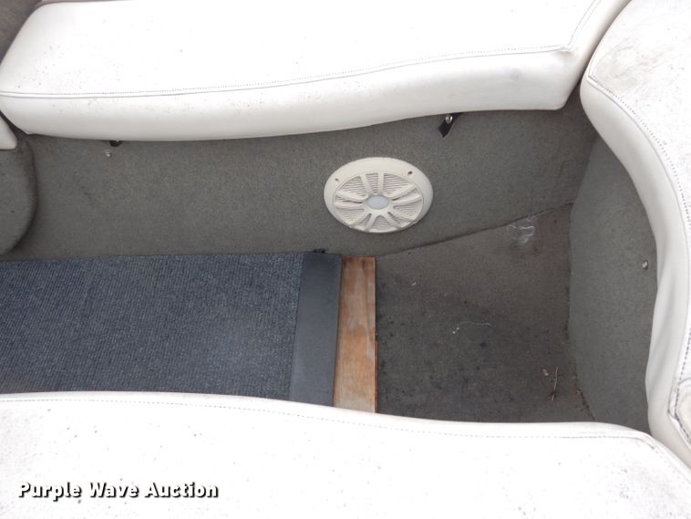 image for item DJ4486 1999 Bayliner Capri  boat