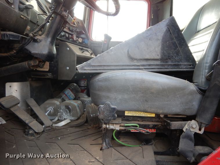 image for item DJ6505 1993 Mack RD688S  flatbed truck with fluid mixing system