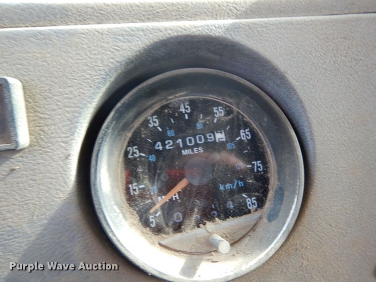 image for item DJ6505 1993 Mack RD688S  flatbed truck with fluid mixing system