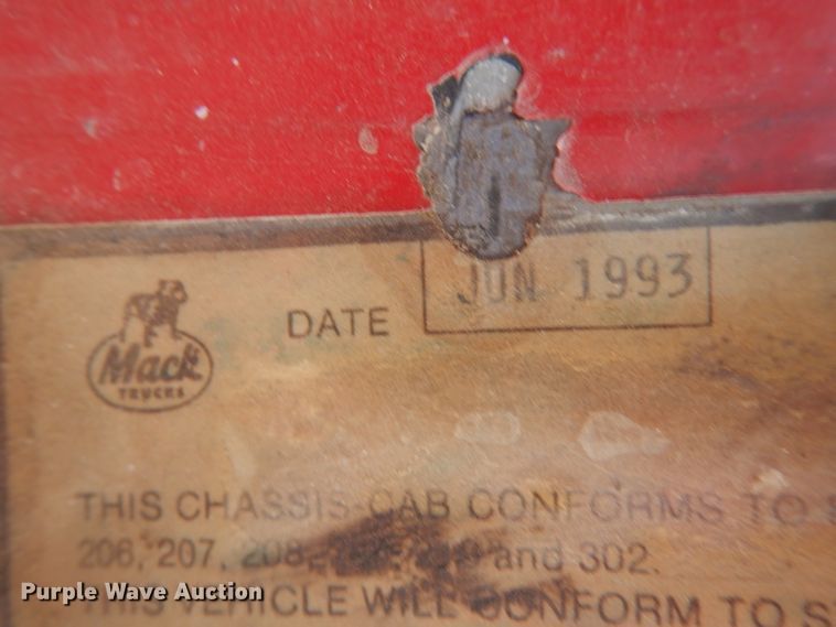 image for item DJ6505 1993 Mack RD688S  flatbed truck with fluid mixing system