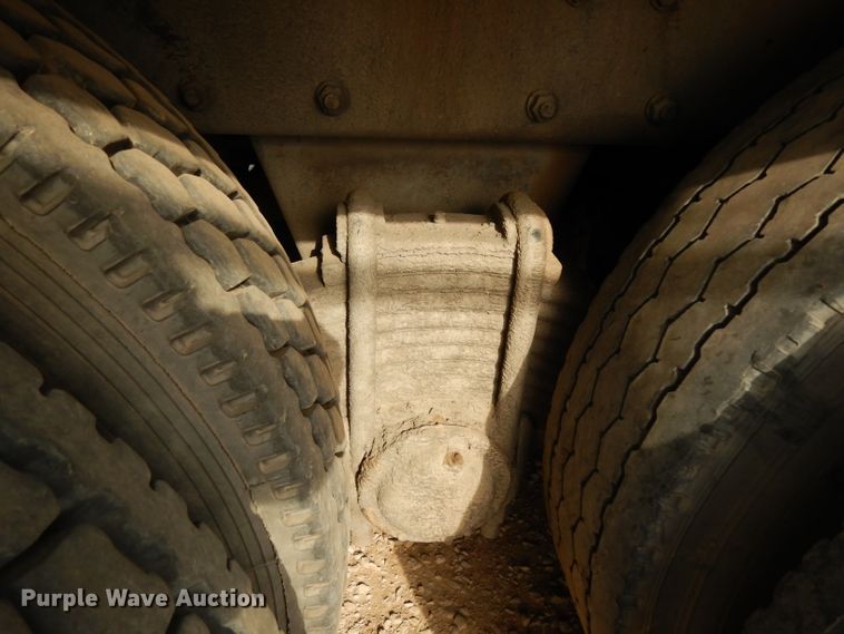 image for item DJ6505 1993 Mack RD688S  flatbed truck with fluid mixing system