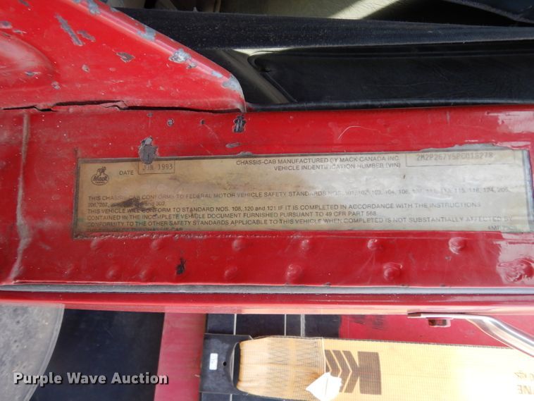 image for item DJ6505 1993 Mack RD688S  flatbed truck with fluid mixing system