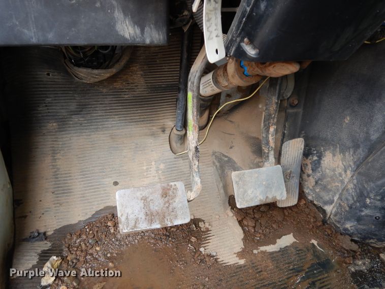 image for item DJ6506 2001 International 4700  dump truck