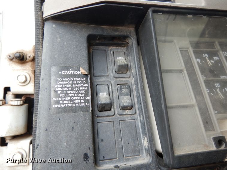 image for item DJ6506 2001 International 4700  dump truck