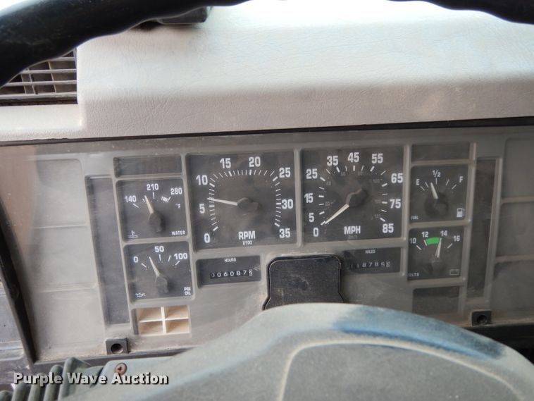 image for item DJ6506 2001 International 4700  dump truck