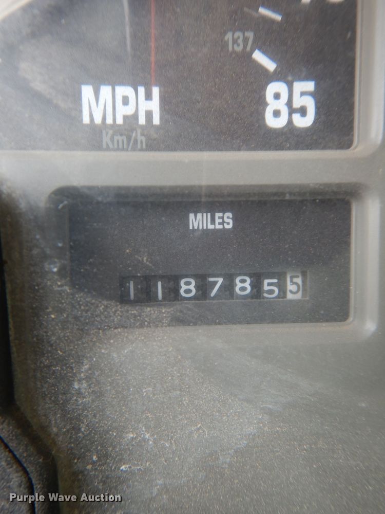 image for item DJ6506 2001 International 4700  dump truck