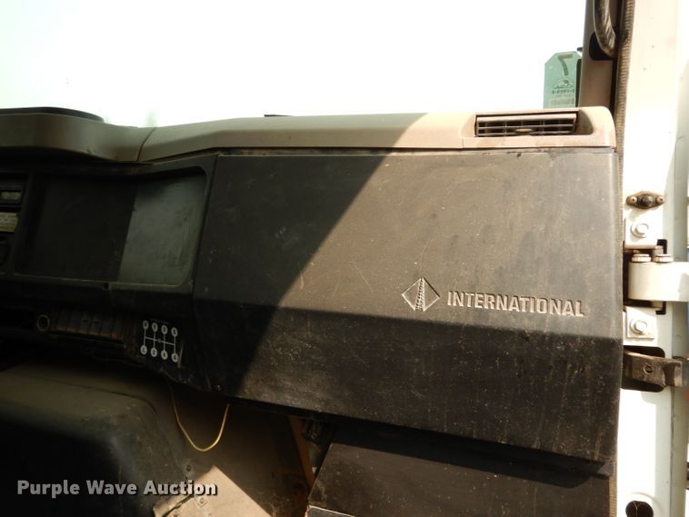 image for item DJ6506 2001 International 4700  dump truck