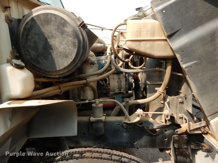 image for item DJ6506 2001 International 4700  dump truck