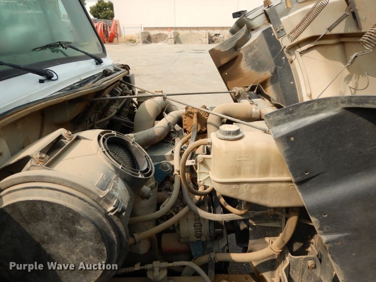 image for item DJ6506 2001 International 4700  dump truck