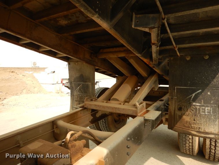 image for item DJ6506 2001 International 4700  dump truck