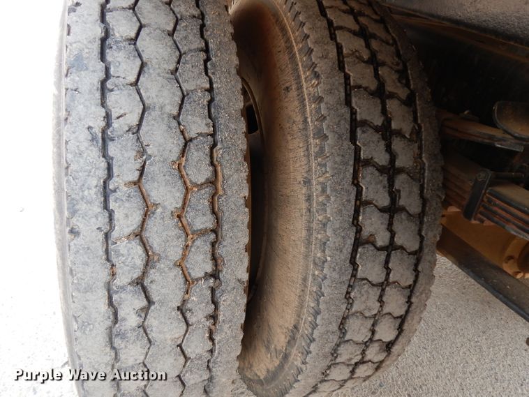 image for item DJ6506 2001 International 4700  dump truck