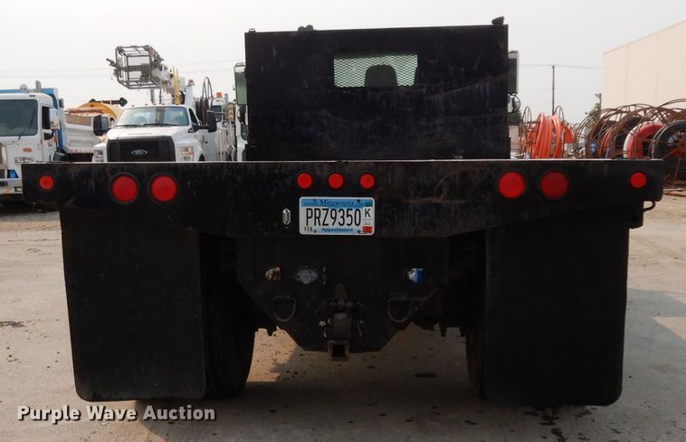 image for item DJ6507 1998 International 4900  flatbed truck