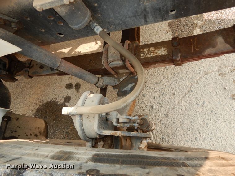 image for item DJ6507 1998 International 4900  flatbed truck