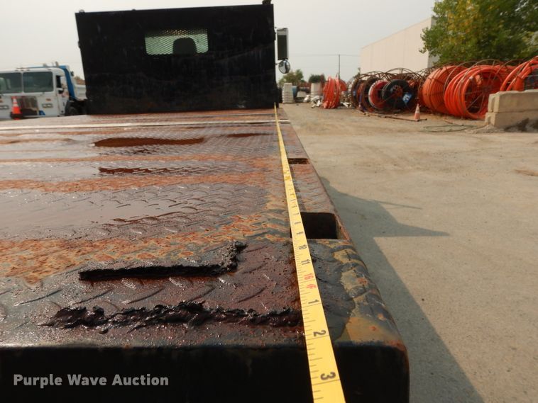 image for item DJ6507 1998 International 4900  flatbed truck