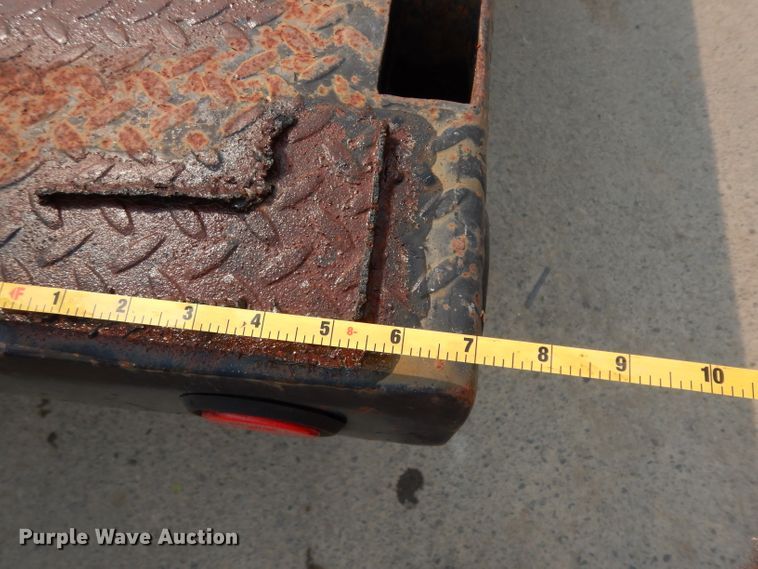 image for item DJ6507 1998 International 4900  flatbed truck