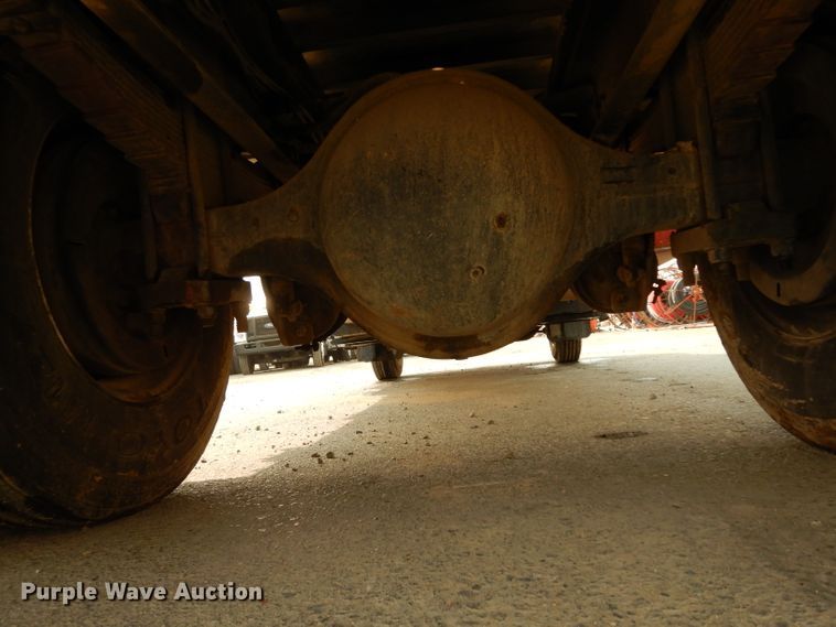 image for item DJ6507 1998 International 4900  flatbed truck