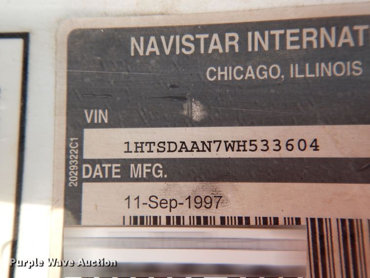 image for item DJ6507 1998 International 4900  flatbed truck