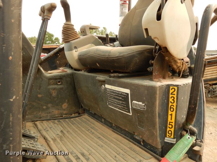 image for item DJ6508 2011 John Deere 27D  mini excavator