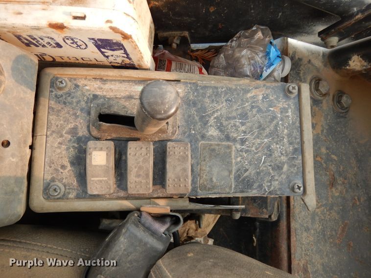 image for item DJ6508 2011 John Deere 27D  mini excavator