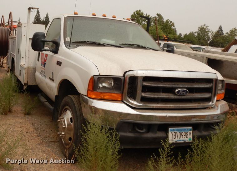 image for item DJ6515 2001 Ford F450 Super Duty  utility truck