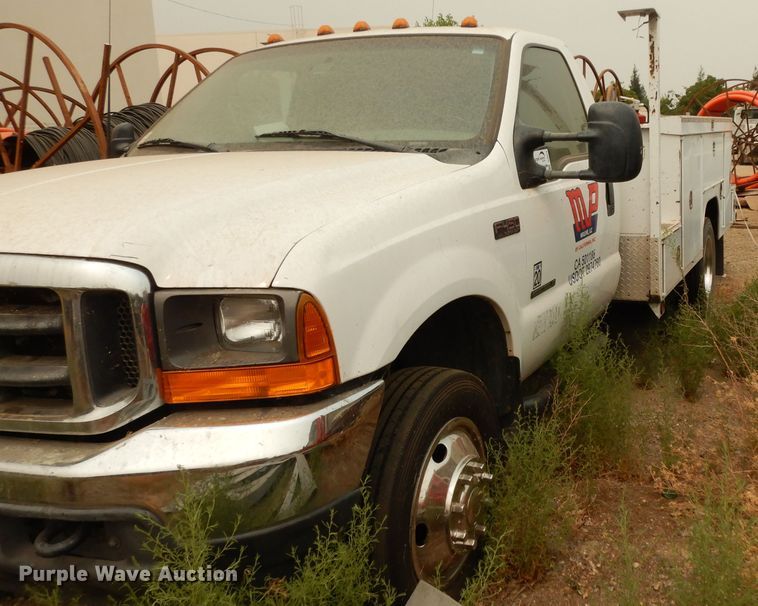 image for item DJ6515 2001 Ford F450 Super Duty  utility truck