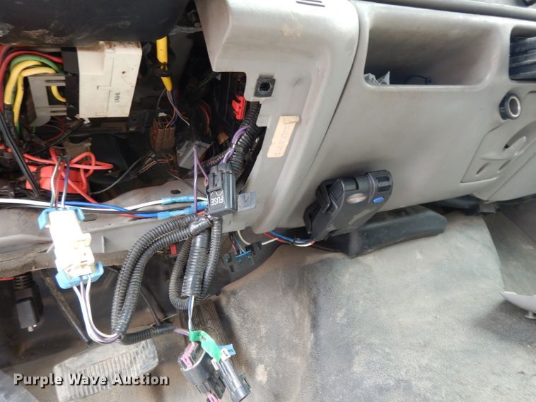 image for item DJ6515 2001 Ford F450 Super Duty  utility truck