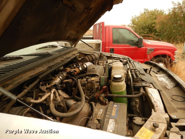 image for item DJ6515 2001 Ford F450 Super Duty  utility truck