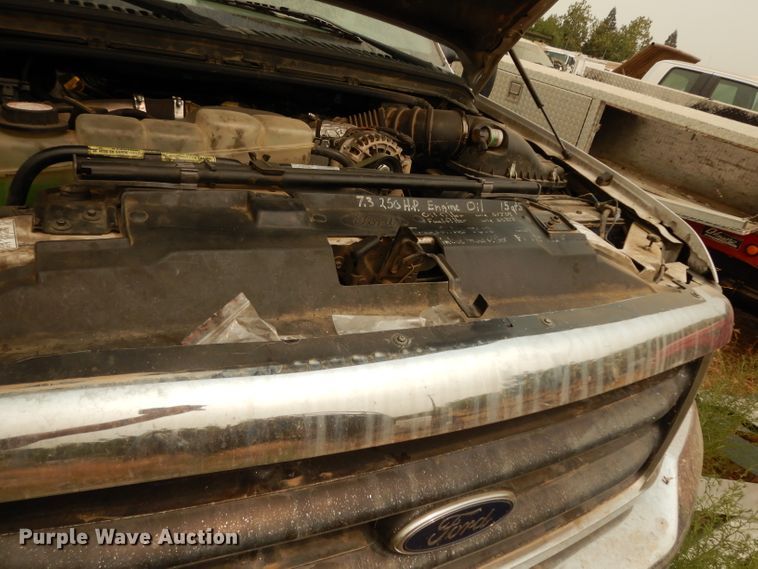 image for item DJ6515 2001 Ford F450 Super Duty  utility truck