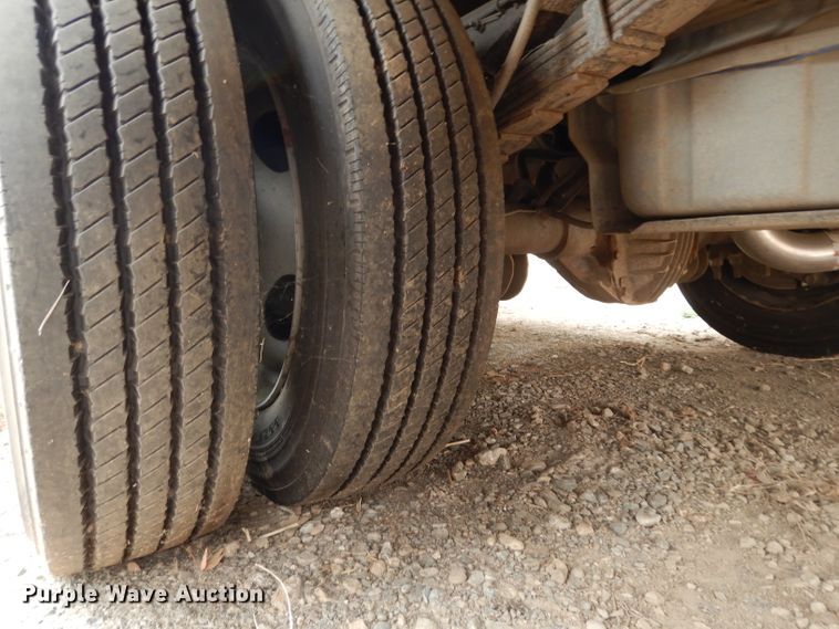 image for item DJ6515 2001 Ford F450 Super Duty  utility truck