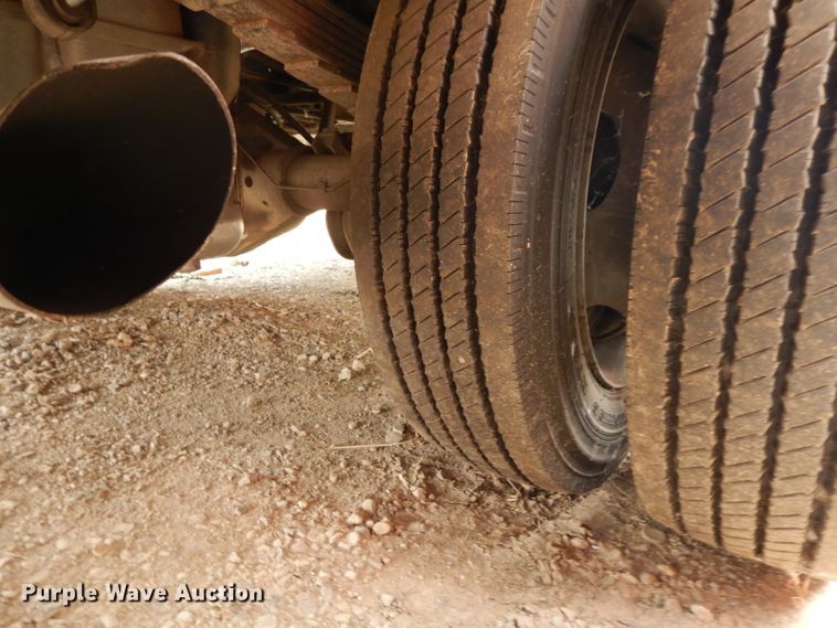 image for item DJ6515 2001 Ford F450 Super Duty  utility truck