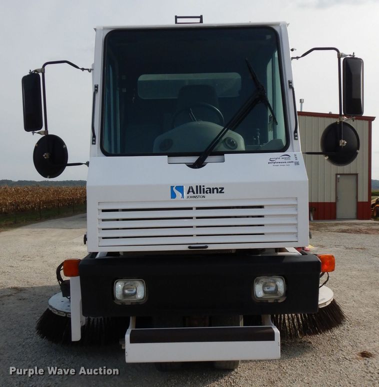 image for item DJ6782 2009 Allianz Johnston MX450  street sweeper
